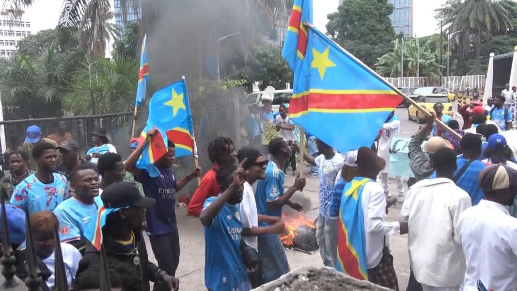 KINSHASA : LE SIÈGE DE LA CENCO CIBLÉ LORS D'UNE MANIFESTATION DE LA « FORCE DU PROGRÈS »