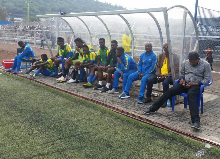 Dauphin-Lupopo (1-0): Camille Bolombo assume.