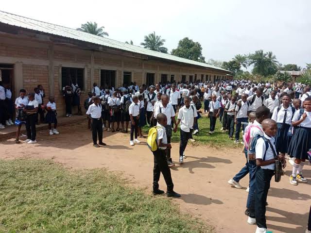 Enseignement primaire: Des rumeurs persistantes, ont récemment affirmé que le M23 aurait imposé une suspension de la gratuité au Nord-Kivu.