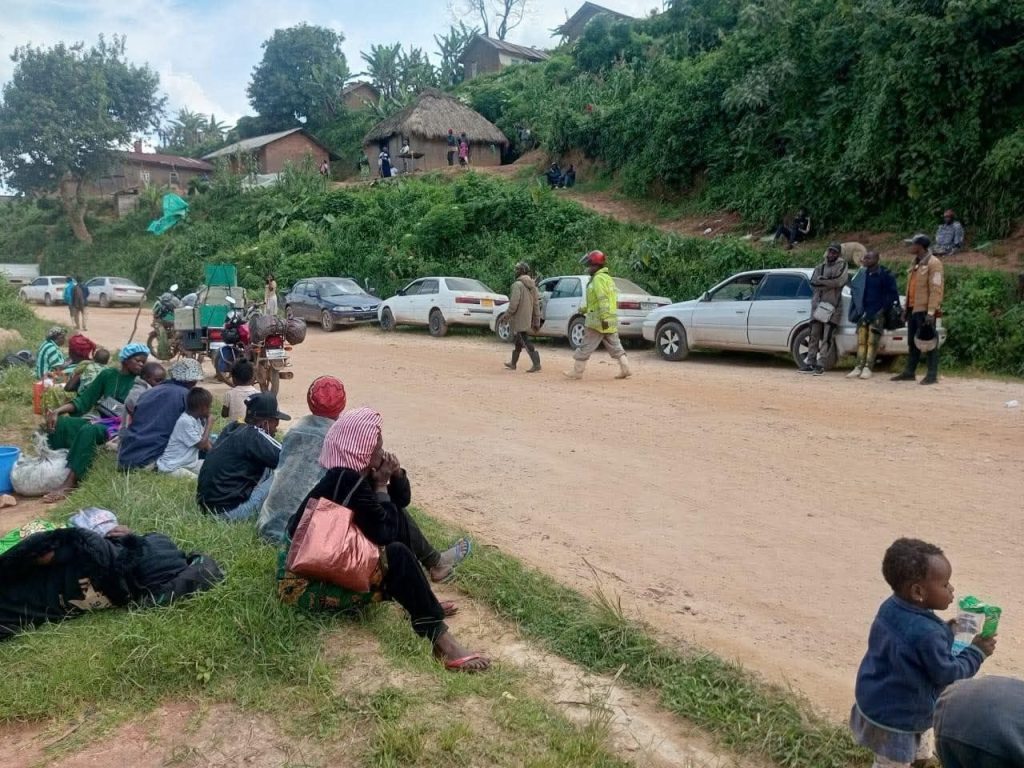 ALERTE EBOLA : LES MESURES SE DURCISSENT