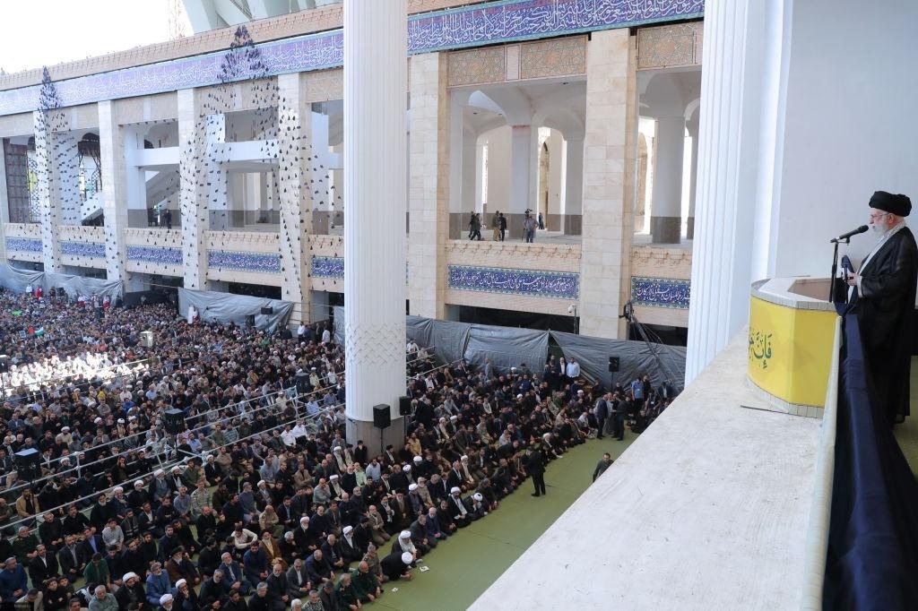L’Ayatollah d’Iran : une autorité religieuse au cœur des équilibres politiques et économiques mondiaux