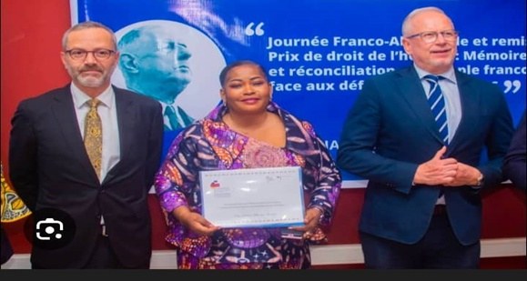 Me Nelly Mbangu Lumbulumbu honorée pour son engagement dans la défense des droits humains