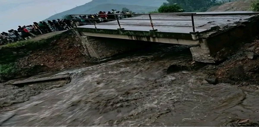 Sud-Kivu :Effondrement du pont Mubimbi de Buganga en territoire de Kalehe: Le Gouverneur Patrick BUSU BWANGWI rassure les usagers de ce tronçon