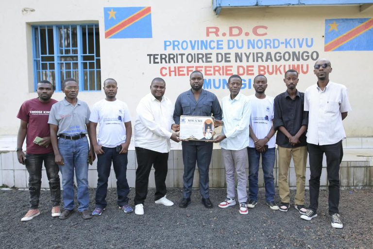 Nyiragongo : après le match de Kibati, les professionnels des médias honorent le Mwami Butsitsi Kahembe IV Isaac