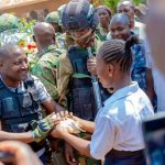 Rutshuru : le gouverneur Bahati Musanga appelle à la cohésion sociale à Kibirizi