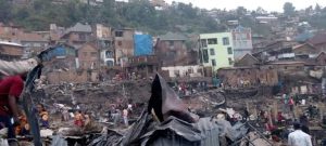 Goma–Bukavu : la multiplication des incendies inquiète, plus de 2 500 maisons déjà détruites à Bukavu