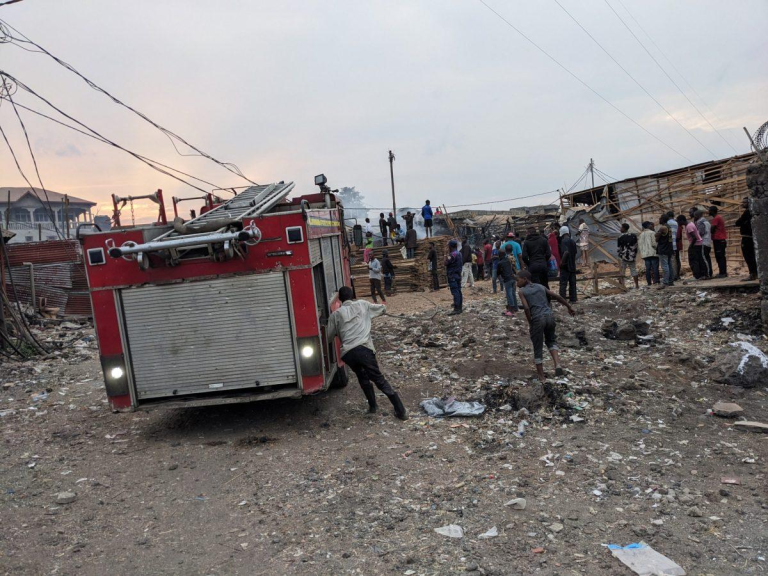 Goma–Nord-Kivu : entre délestages et sécheresse, l’incendie du marché des planches de Mugunga appelle à la prudence