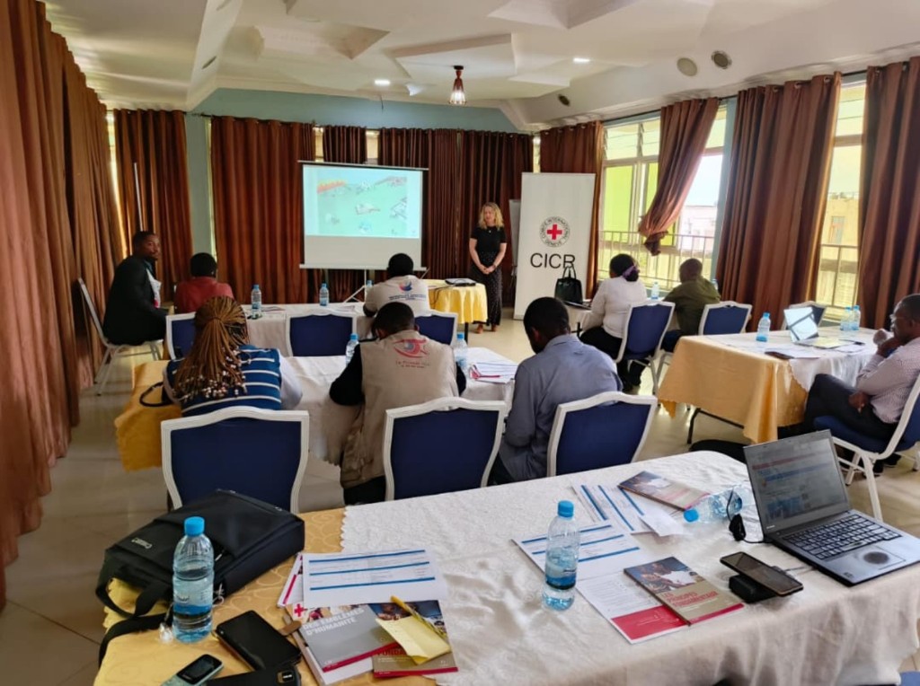 Matinée Média CPM/NK–CICR à l’Hôtel La Joie Plazza, Goma, le 25 septembre 2026. Session sur le droit international humanitaire et le statut des journalistes en conflit armé.