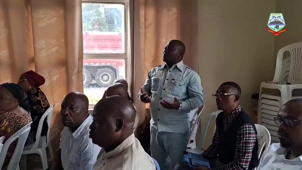 Échanges dans la salle lors du conseil de sécurité élargi consacré aux billets usés et aux taux de change, Goma, 28 septembre 2026. Image extraite du Reel de la Mairie de Goma.