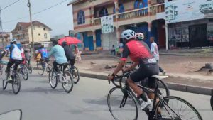 Goma : hommage à vélo pour Miguel Masaisai, la famille demande de l’aide pour ramener le corps