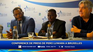 Claude Pero Luwara (à gauche) lors de son point de presse au Press Club Brussels Europe, le 19 septembre 2026. Capture d’une retransmission vidéo de l’événement.