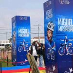 Banderoles du ministère des Sports en hommage à Miguel Masaïsaï, cycliste congolais
