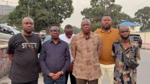 Kinshasa : le journaliste Gauthier Sey retrouvé à la Clinique Ngaliema, l’UNPC attend le rapport médical