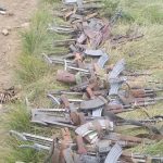 Plusieurs armes étalées au sol près d’Uvira, octobre 2026